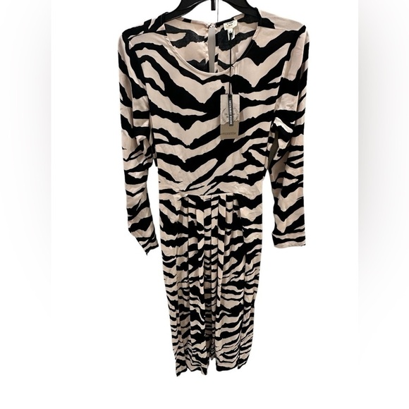 RIVER ISLAND Beige Animal Print Swing Midi Dress - Picture 8 of 13